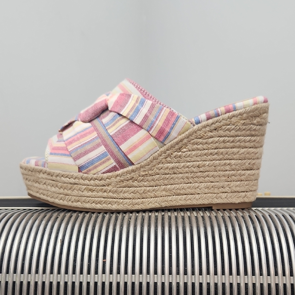 NWT- SUPER CUTE SUGAR PINK/BLUE/YELLOW STRIPED CANVAS WEDGE SANDALS W/4"…